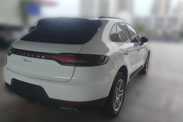 Used Porsche Macan 2018 Macan 2.0T Rear Right 45 Deg