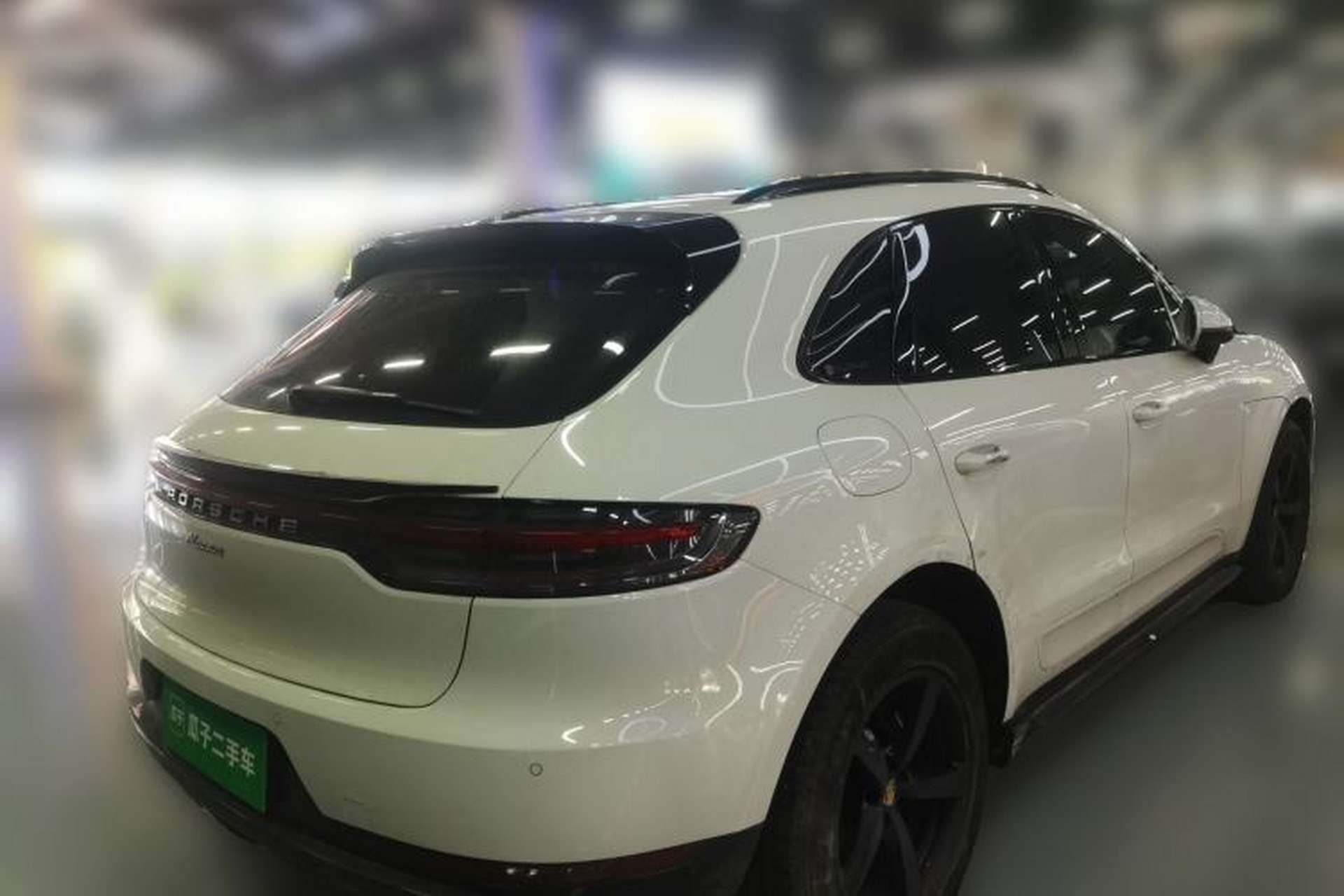 Used Porsche Macan 2018 Macan 2.0T Rear Right 45 Deg