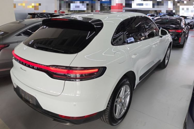 Used Porsche Macan 2018 Macan 2.0T Rear Right 45 Deg