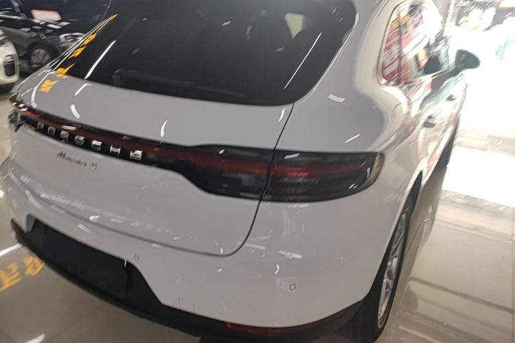 Used Porsche Macan 2018 Macan 2.0T Rear Right 45 Deg