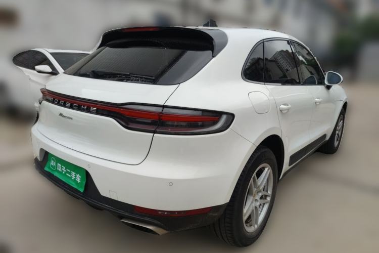 Used Porsche Macan 2018 Macan 2.0T Rear Right 45 Deg