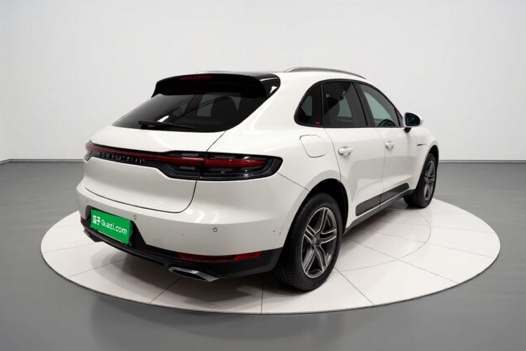 Used Porsche Macan 2018 Macan 2.0T Rear Right 45 Deg