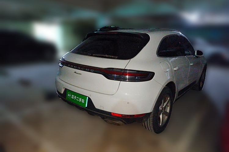 Used Porsche Macan 2018 Macan 2.0T Rear Right 45 Deg