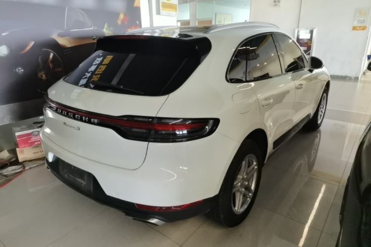 Used Porsche Macan 2018 Macan 2.0T Rear Right 45 Deg