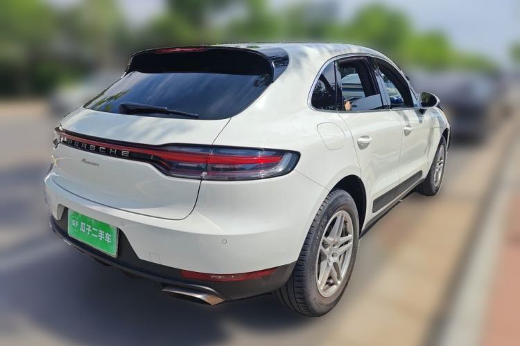 Used Porsche Macan 2018 Macan 2.0T Rear Right 45 Deg