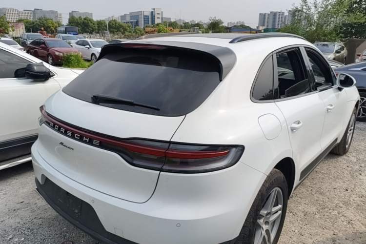 Used Porsche Macan 2018 Macan 2.0T Rear Right 45 Deg