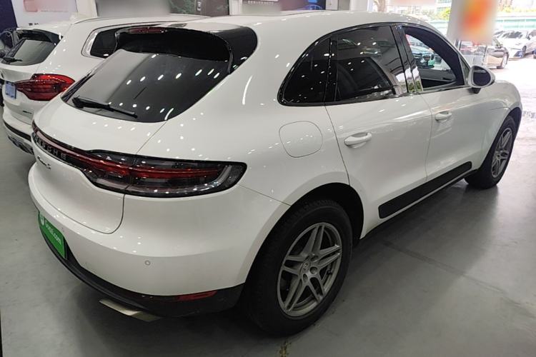 Used Porsche Macan 2018 Macan 2.0T Rear Right 45 Deg