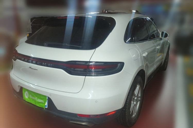 Used Porsche Macan 2018 Macan 2.0T Rear Right 45 Deg