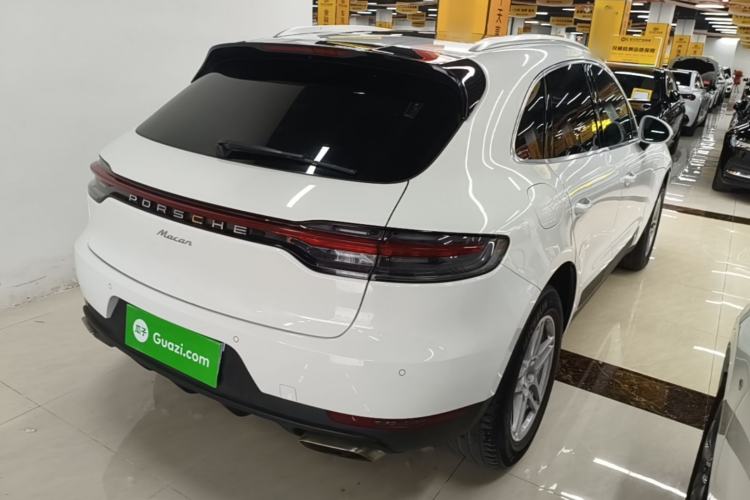 Used Porsche Macan 2018 Macan 2.0T Rear Right 45 Deg