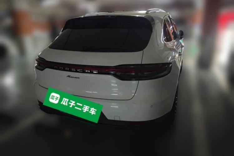 Used Porsche Macan 2018 Macan 2.0T Rear Right 45 Deg