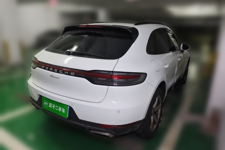 Used Porsche Macan 2018 Macan 2.0T Rear Right 45 Deg