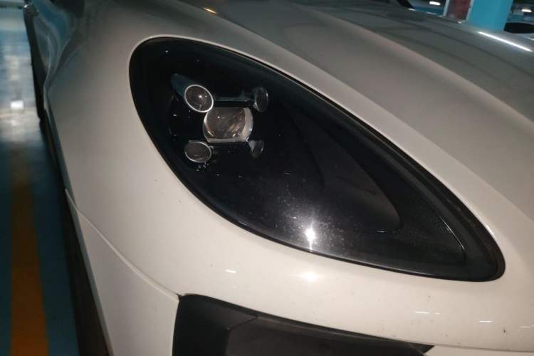 Used Porsche Macan 2018 Macan 2.0T Right Front Headlight