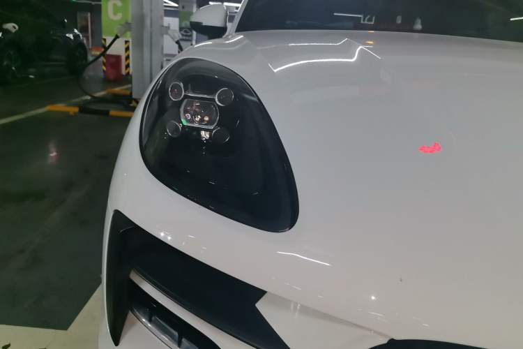 Used Porsche Macan 2018 Macan 2.0T Right Front Headlight