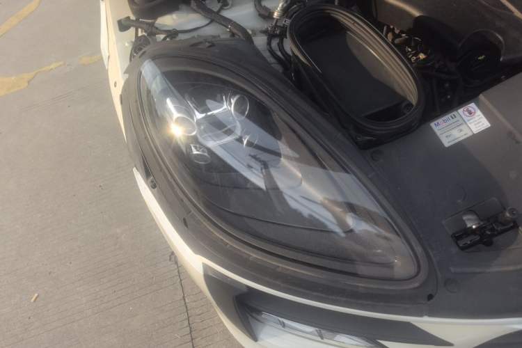 Used Porsche Macan 2018 Macan 2.0T Right Front Headlight
