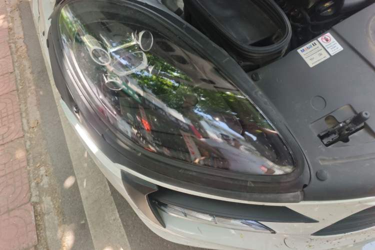 Used Porsche Macan 2018 Macan 2.0T Right Front Headlight