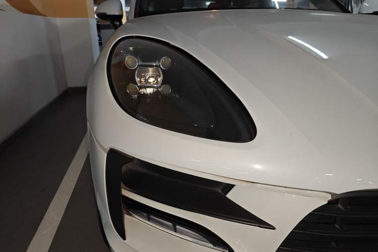 Used Porsche Macan 2018 Macan 2.0T Right Front Headlight
