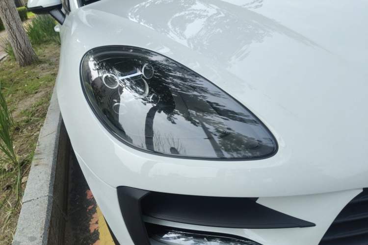 Used Porsche Macan 2018 Macan 2.0T Right Front Headlight