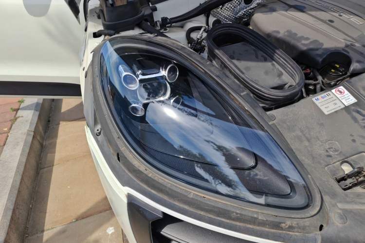 Used Porsche Macan 2018 Macan 2.0T Right Front Headlight