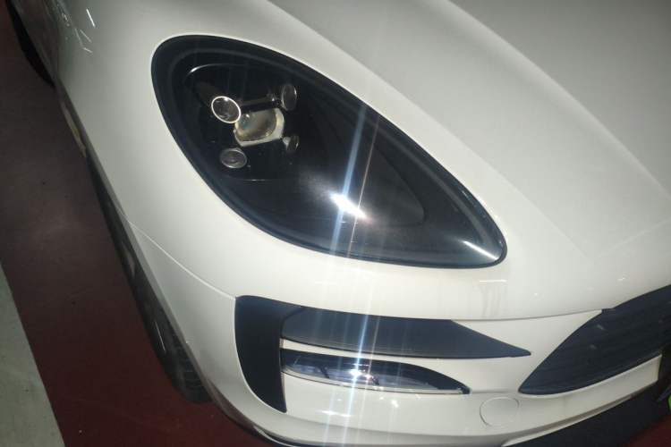 Used Porsche Macan 2018 Macan 2.0T Right Front Headlight