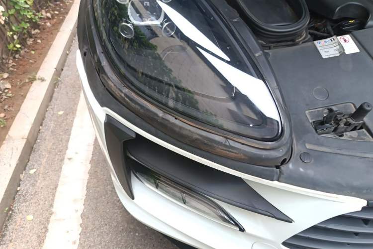 Used Porsche Macan 2018 Macan 2.0T Right Front Headlight