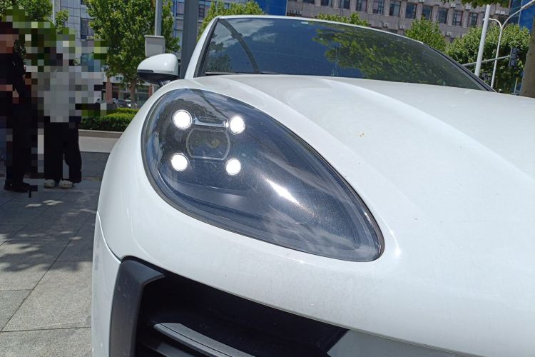 Used Porsche Macan 2018 Macan 2.0T Right Front Headlight