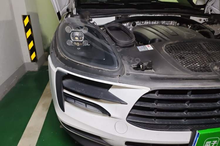 Used Porsche Macan 2018 Macan 2.0T Right Front Headlight