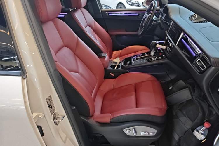 Used Porsche Macan 2018 Macan 2.0T Right Front Seat