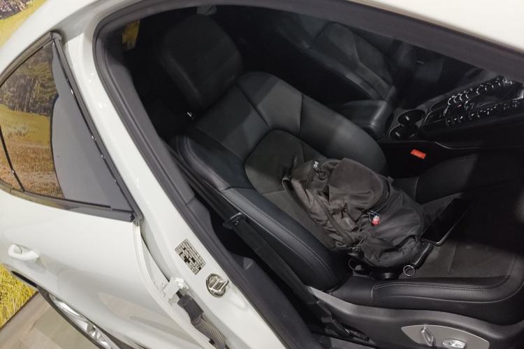 Used Porsche Macan 2018 Macan 2.0T Right Front Seat