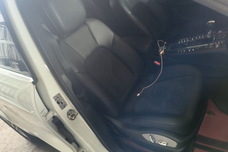 Used Porsche Macan 2018 Macan 2.0T Right Front Seat