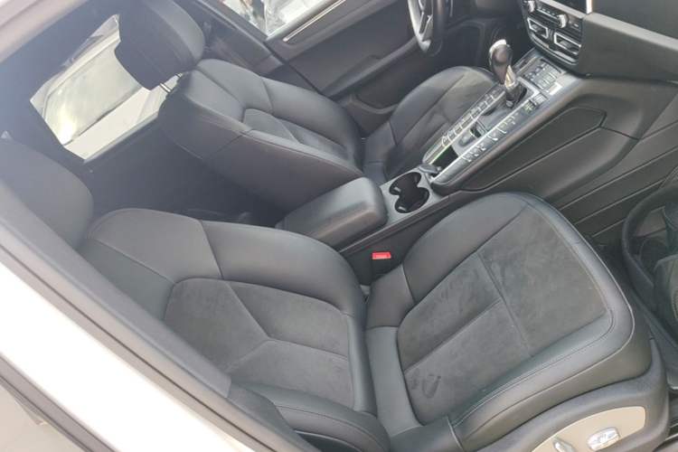 Used Porsche Macan 2018 Macan 2.0T Right Front Seat