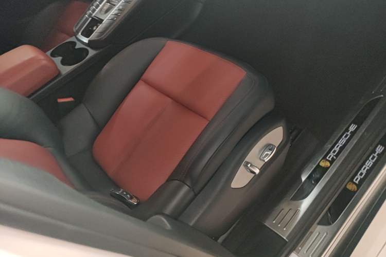 Used Porsche Macan 2018 Macan 2.0T Right Front Seat