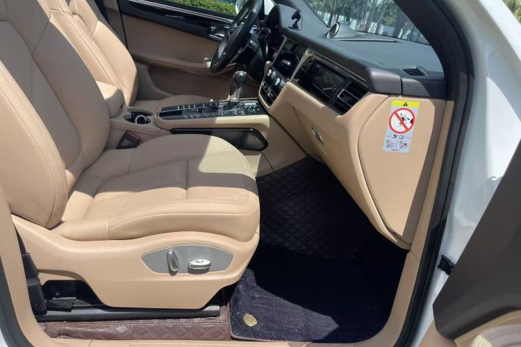 Used Porsche Macan 2018 Macan 2.0T Right Front Seat