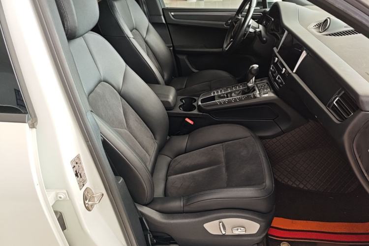 Used Porsche Macan 2018 Macan 2.0T Right Front Seat
