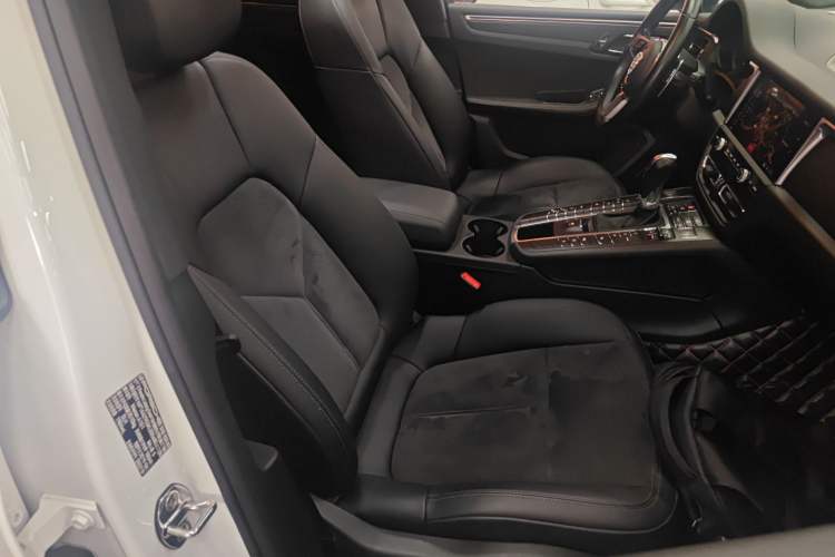 Used Porsche Macan 2018 Macan 2.0T Right Front Seat