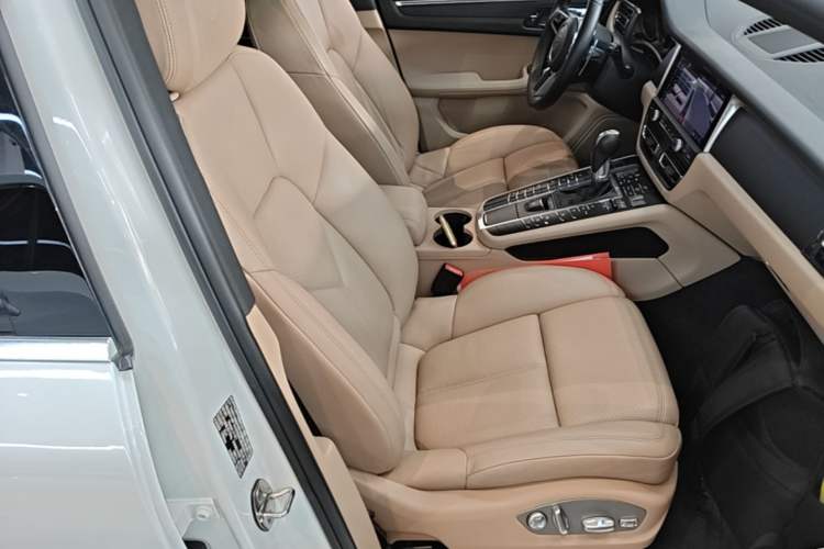 Used Porsche Macan 2018 Macan 2.0T Right Front Seat