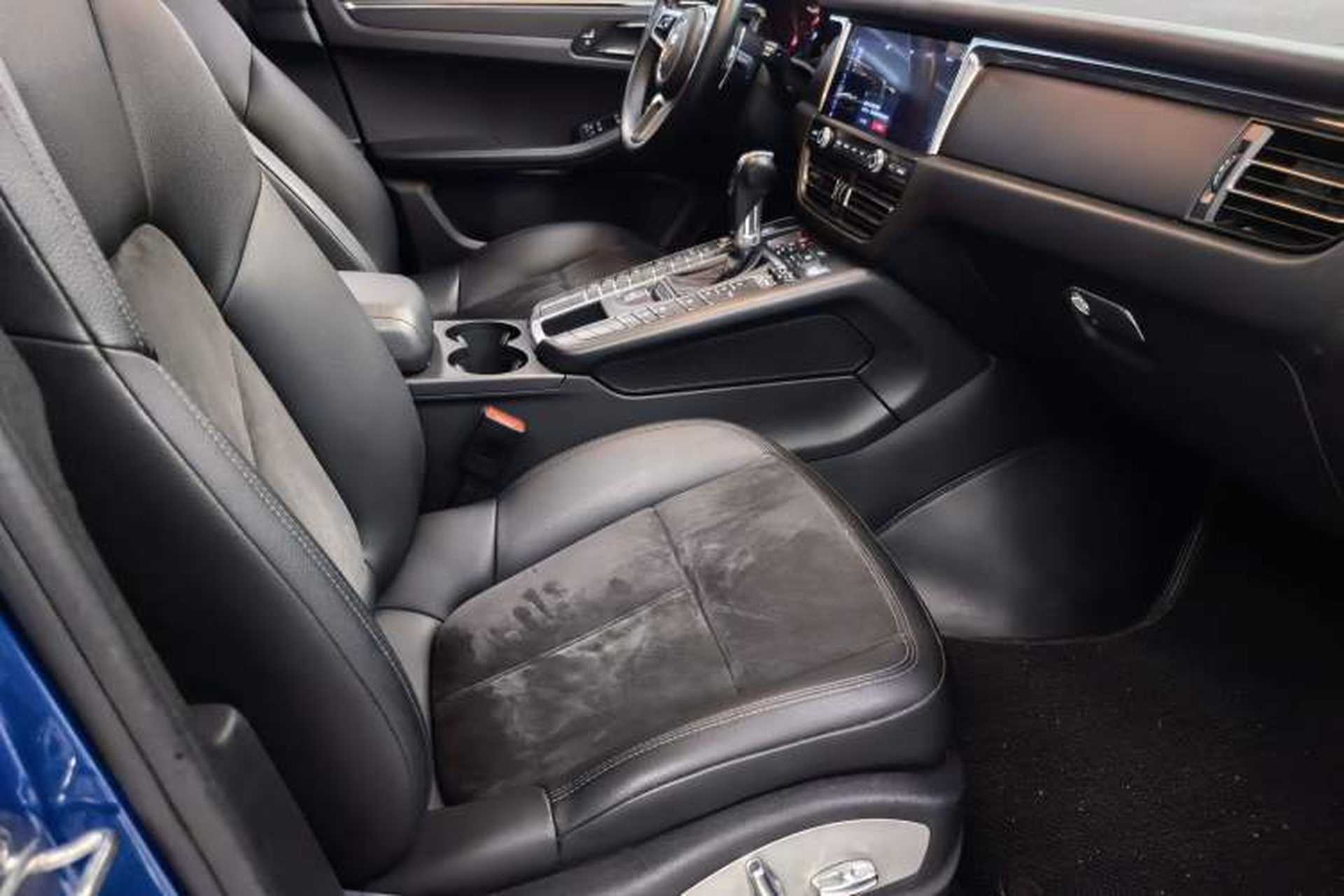 Used Porsche Macan 2018 Macan 2.0T Right Front Seat