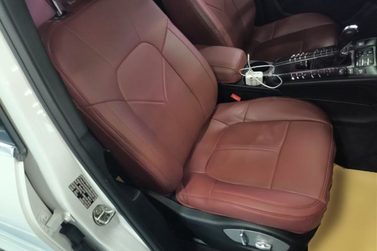 Used Porsche Macan 2018 Macan 2.0T Right Front Seat