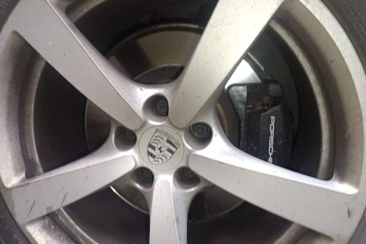 Used Porsche Macan 2018 Macan 2.0T Right Front Wheel Hub
