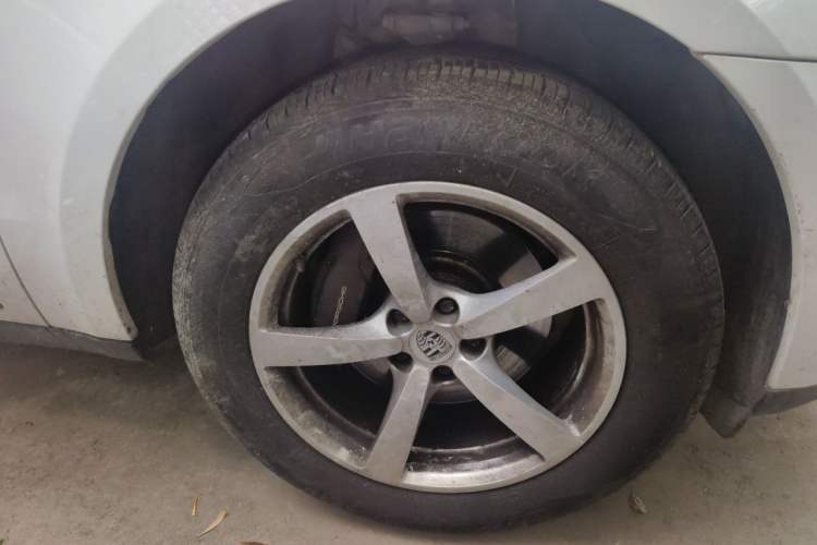 Used Porsche Macan 2018 Macan 2.0T Right Front Wheel Hub