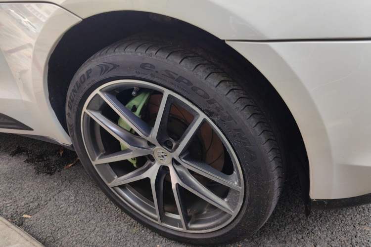 Used Porsche Macan 2018 Macan 2.0T Right Front Wheel Hub