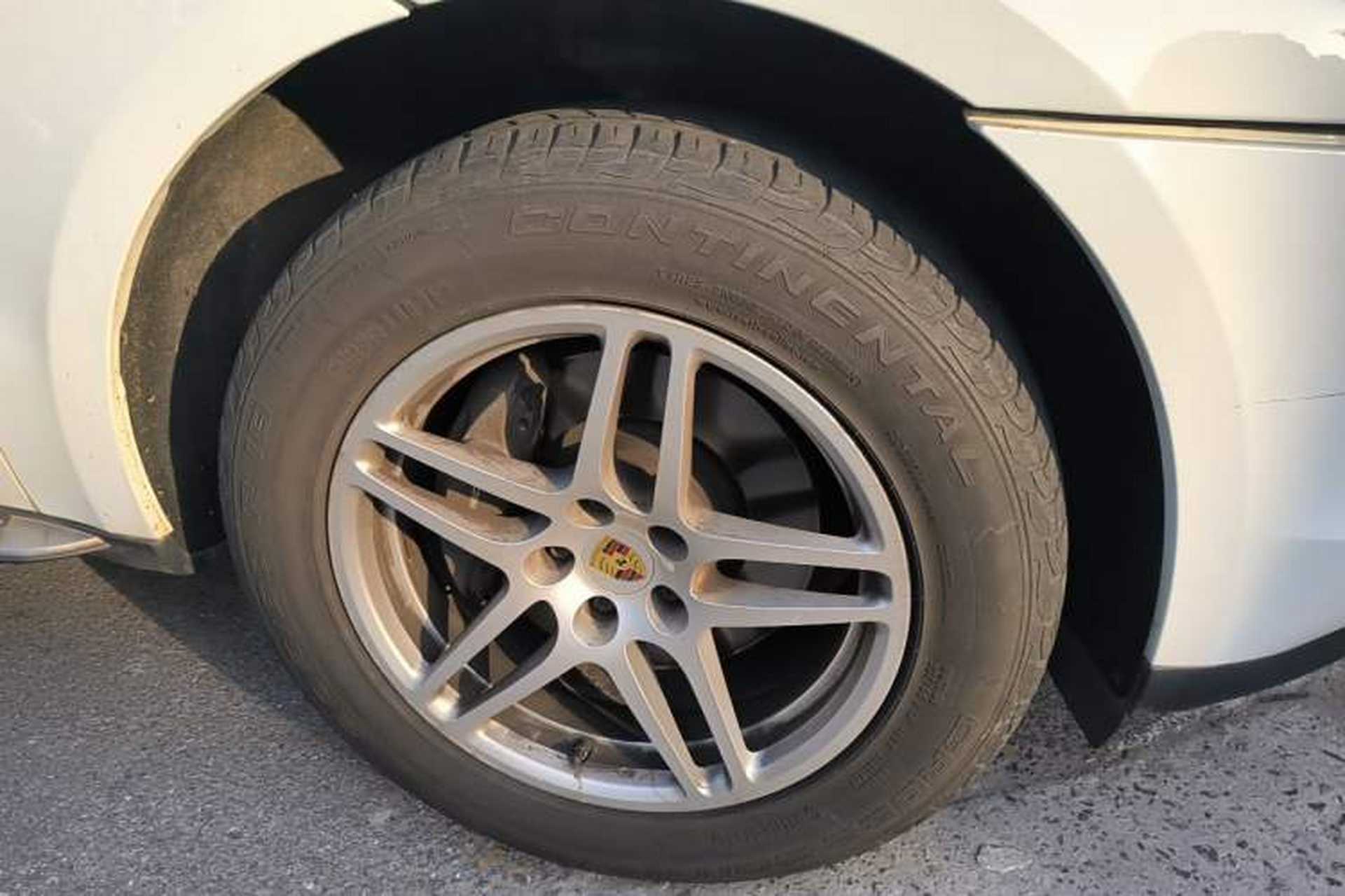 Used Porsche Macan 2018 Macan 2.0T Right Front Wheel Hub