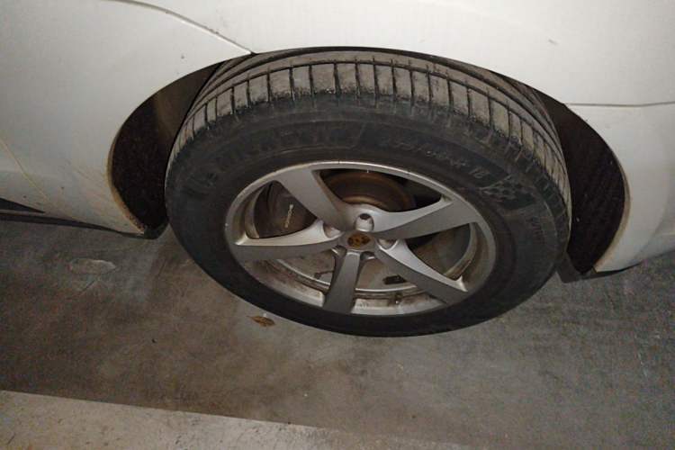 Used Porsche Macan 2018 Macan 2.0T Right Front Wheel Hub