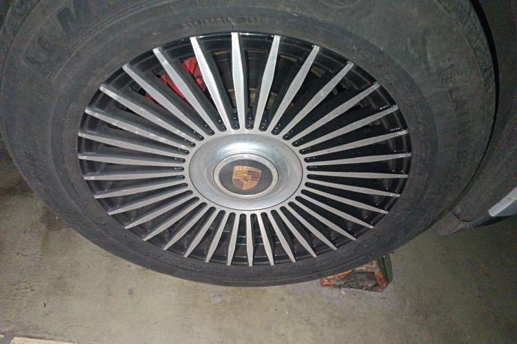 Used Porsche Macan 2018 Macan 2.0T Right Front Wheel Hub