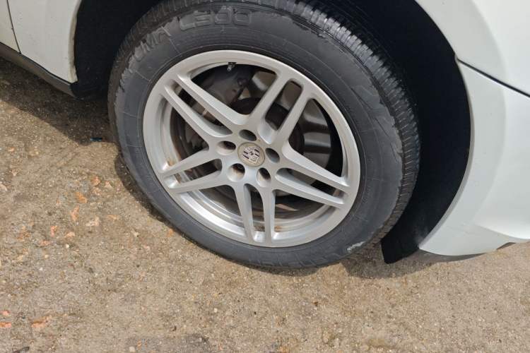Used Porsche Macan 2018 Macan 2.0T Right Front Wheel Hub