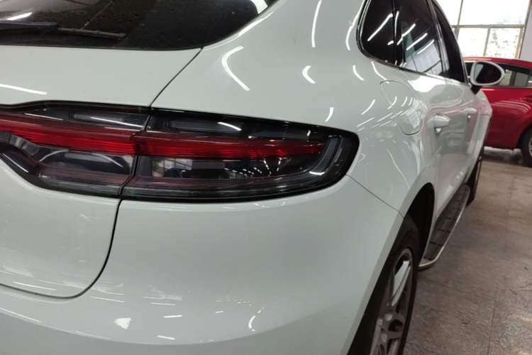 Used Porsche Macan 2018 Macan 2.0T Right Rear Taillight