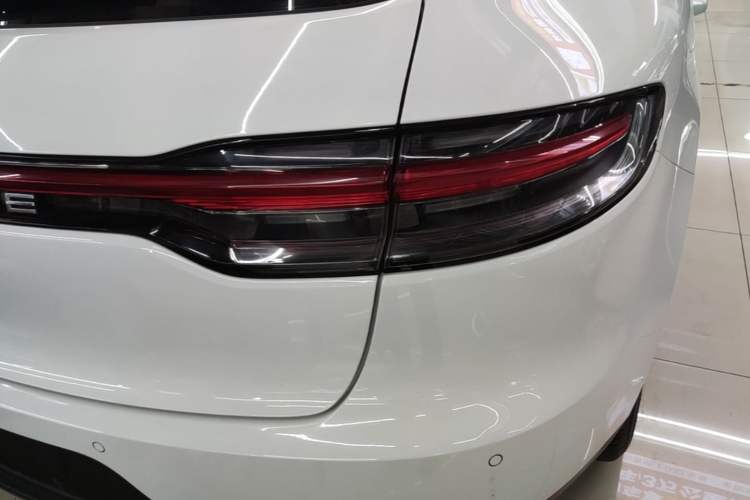 Used Porsche Macan 2018 Macan 2.0T Right Rear Taillight