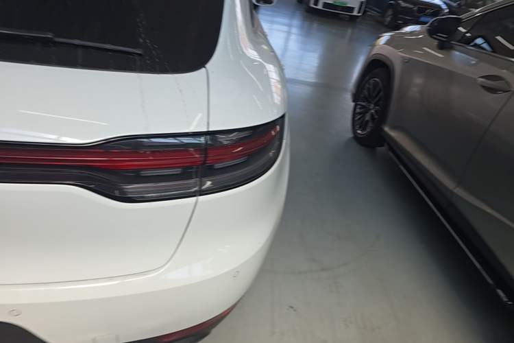 Used Porsche Macan 2018 Macan 2.0T Right Rear Taillight