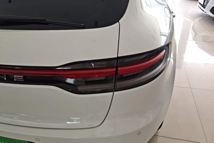 Used Porsche Macan 2018 Macan 2.0T Right Rear Taillight