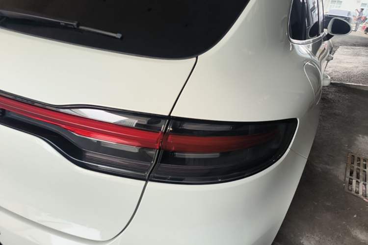 Used Porsche Macan 2018 Macan 2.0T Right Rear Taillight