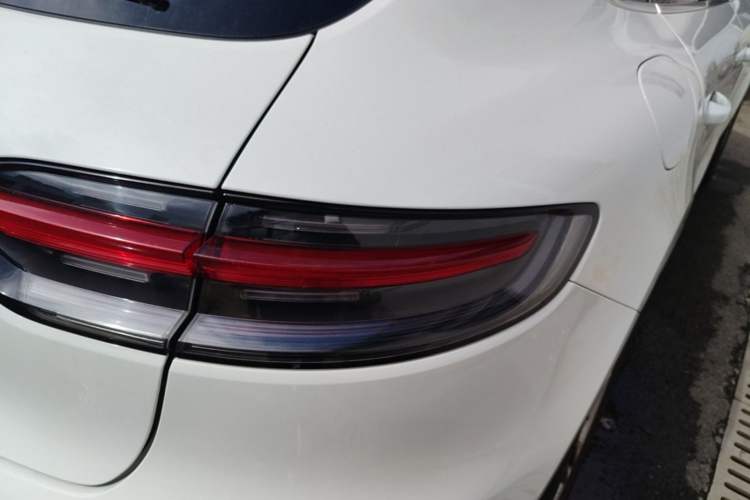 Used Porsche Macan 2018 Macan 2.0T Right Rear Taillight